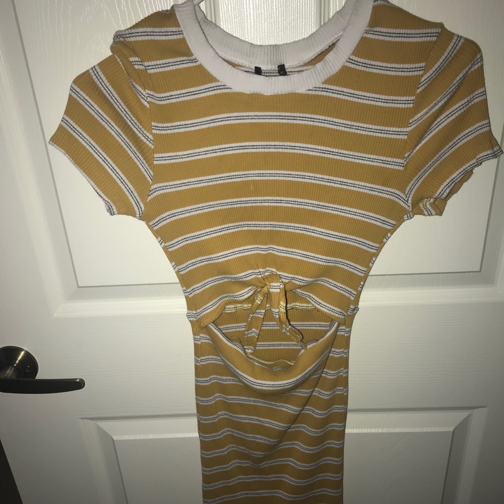 Yellow and whit dress